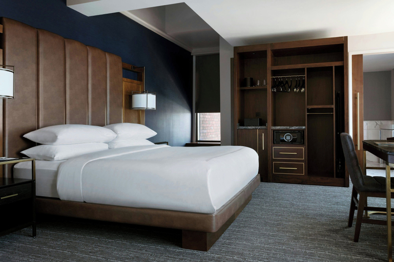 Bedroom 3, Boston Marriott Long Wharf, Boston