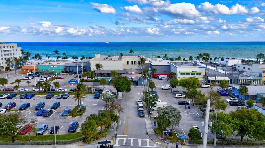 Others 2, 2BR 1BA off Las Olas Steps to Beach, Broward