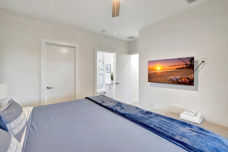 Bedroom, Townhome-10 mins to FTL Beach & Downtown, Broward