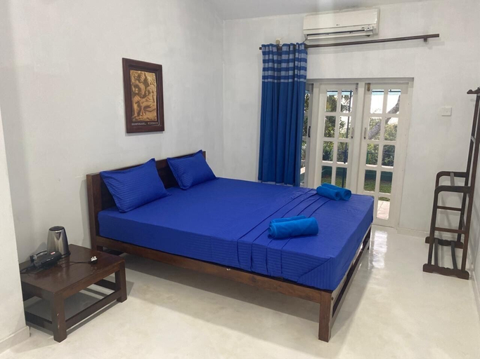 Bedroom 3, Shore Beach Villa, Habaraduwa