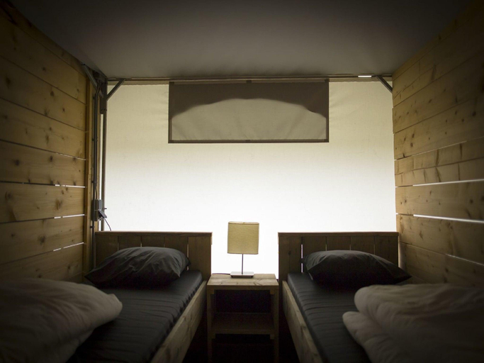 Bedroom 4, Tent Lodge near Loonse Drunense Dunes, Tilburg