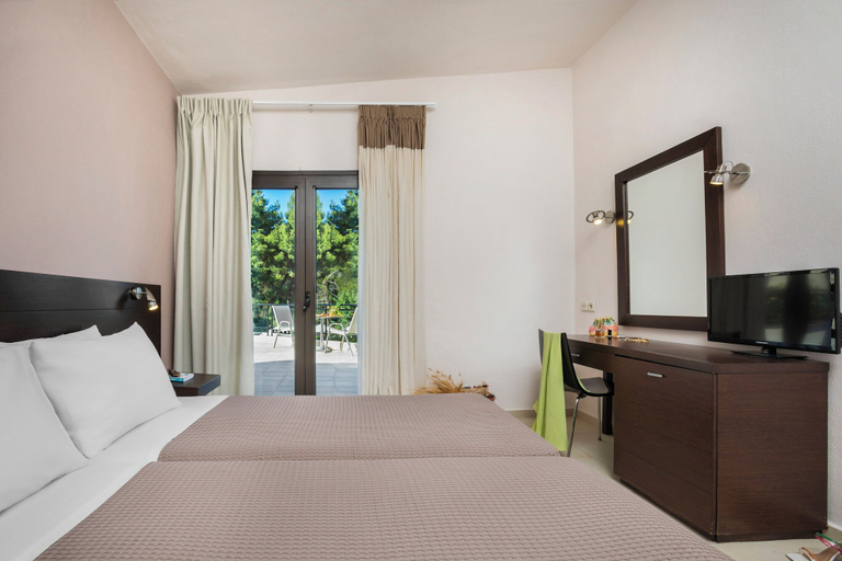 Bedroom 3, Ohana Hotel, Central Macedonia