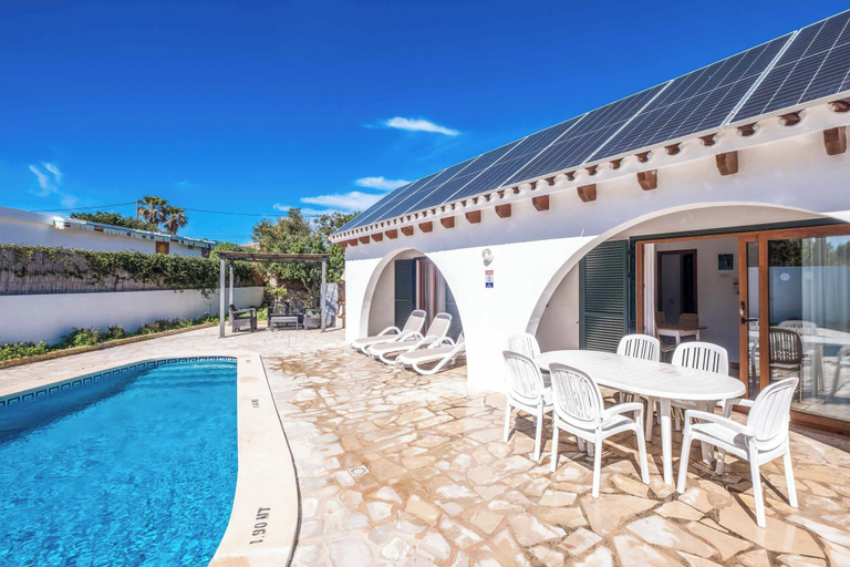 Others 4, Villa Chiquita, Baleares