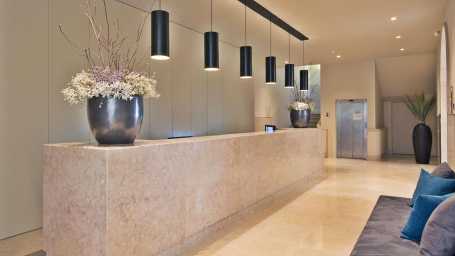 Others 5, Gary01 Exclusive Top Floor 2BD by the Timeout Market, Lisbon