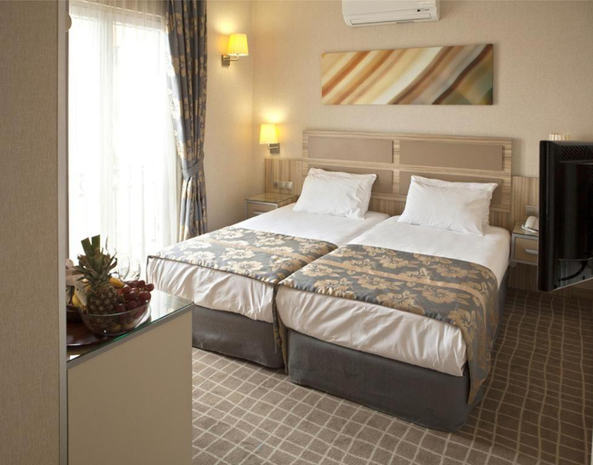 Others 4, Hotel Vikrant, Ludhiana