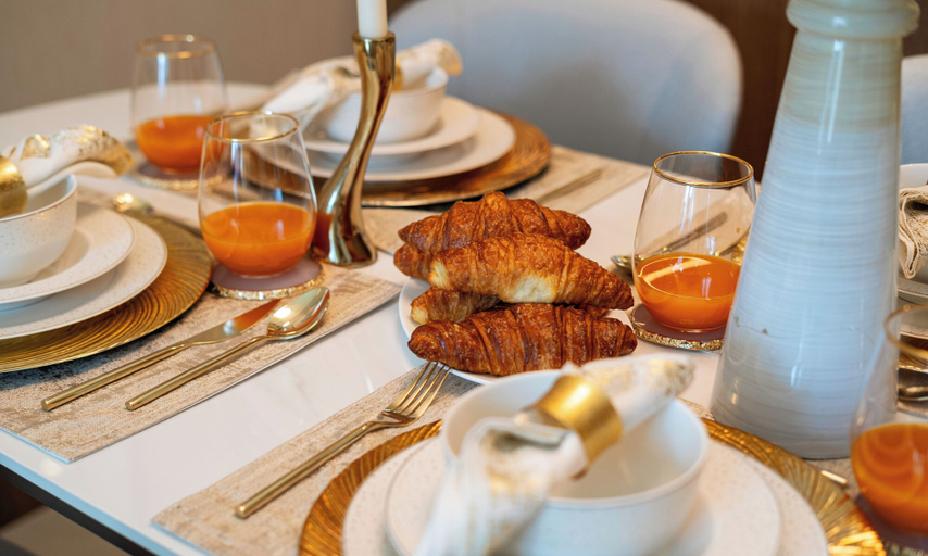 Food & Drinks 5, Posh 2 BR in Address Opera Mall Access, Dubai