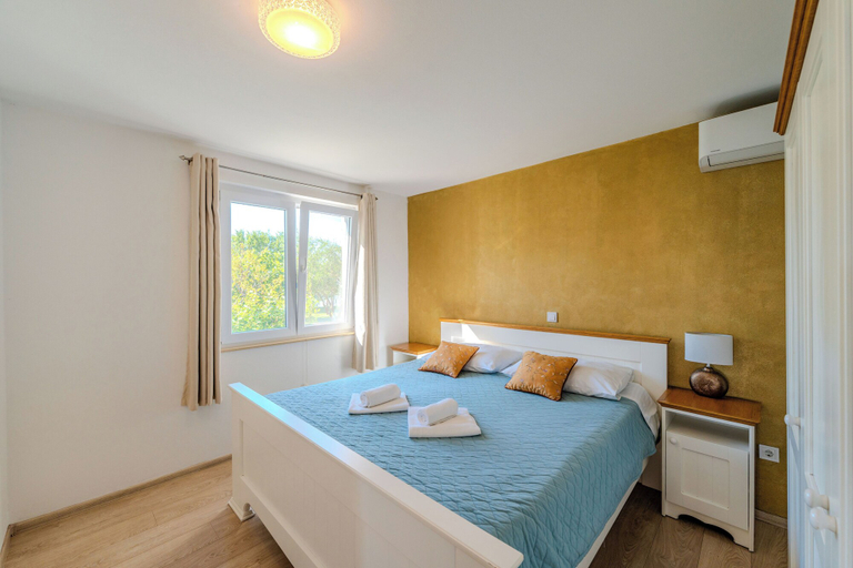 Bedroom 2, Apartments Batela, Nin