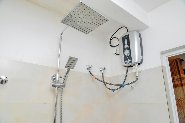 Bathroom 1, Rock Side Inn, Habaraduwa