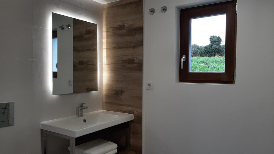 Bathroom, Rectoral de Boente, A Coruña