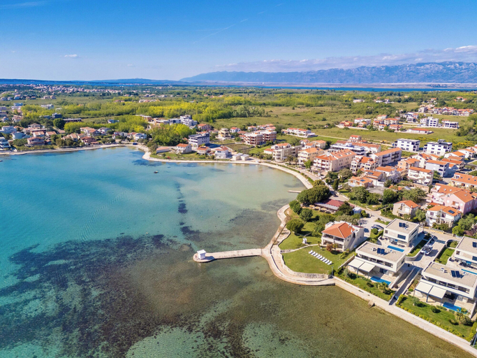 Others 5, Apartments Batela, Nin