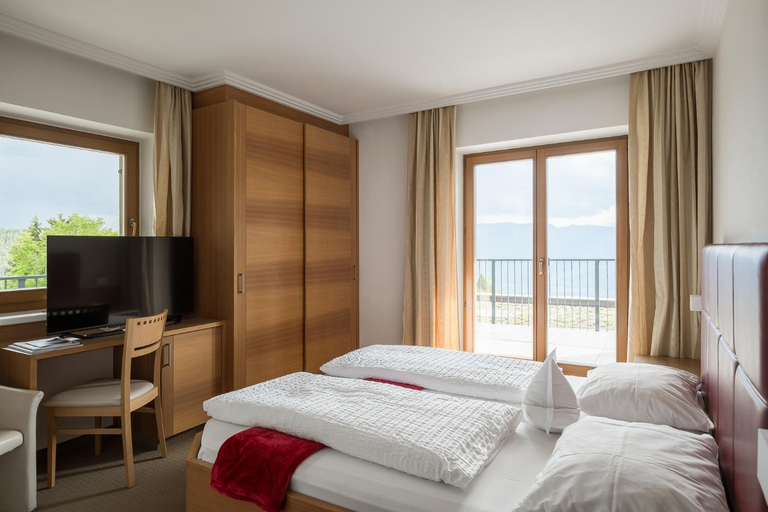 Bedroom 2, Hotel Oberwirt, Bolzano