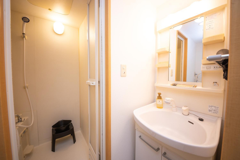 Bathroom 5, goom Monthly Nakasu BLUGE, Fukuoka