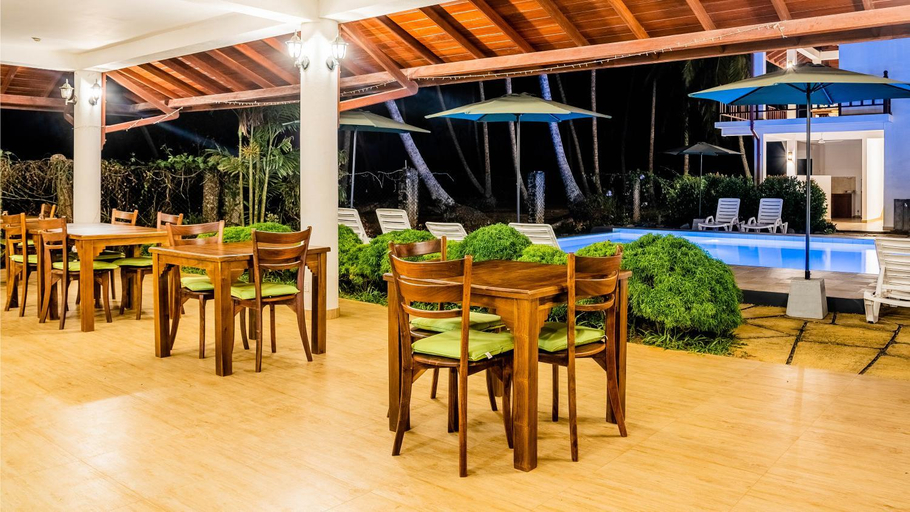 Food & Drinks 5, Green Parrot Beach Resort, Tangalle