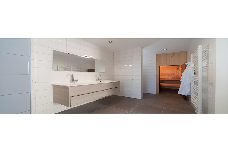 Others 3, Apartment in Colijnsplaat with Sauna and Jacuzzi, Noord-Beveland