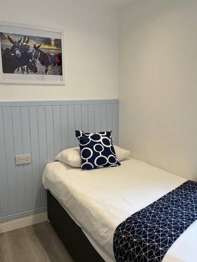 Bedroom 2, 20 Coop Street Apartments, Blackpool