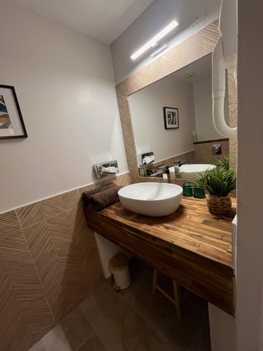 Bathroom 3, Le Mas des Collines, Var