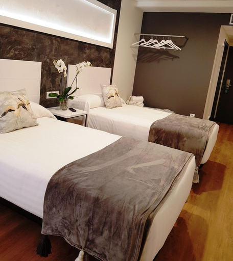 Bedroom 4, Hotel Malecon, Ourense