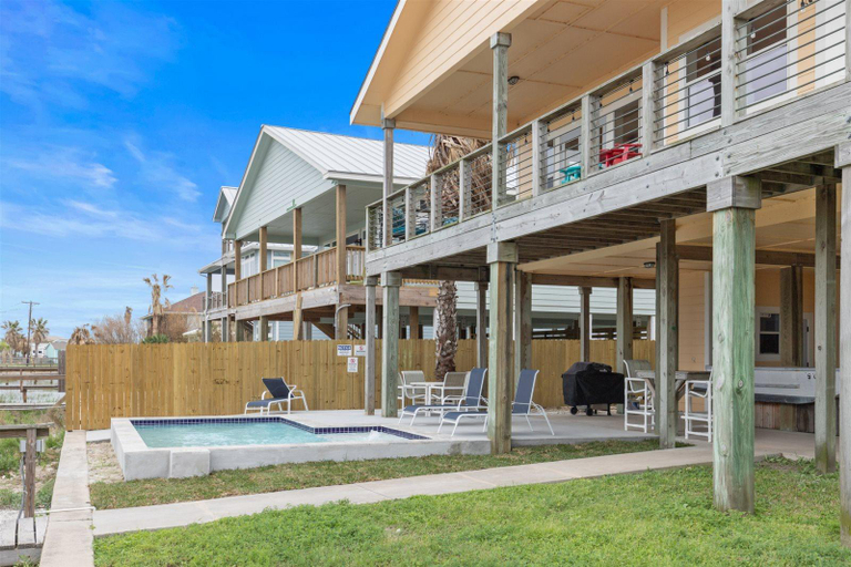 Exterior & Views, The Cats Meow, Aransas