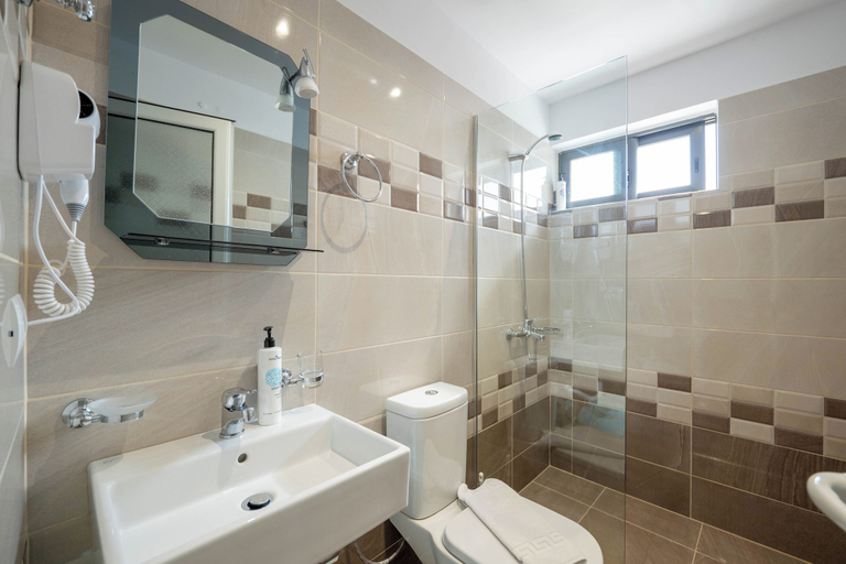 Bathroom 3, Villa JIOTA, Sarandës