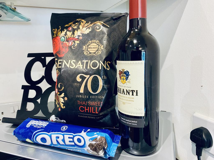Food & Drinks, Cloud9StayZ at The Nankeville 01, 02 & 03, Surrey