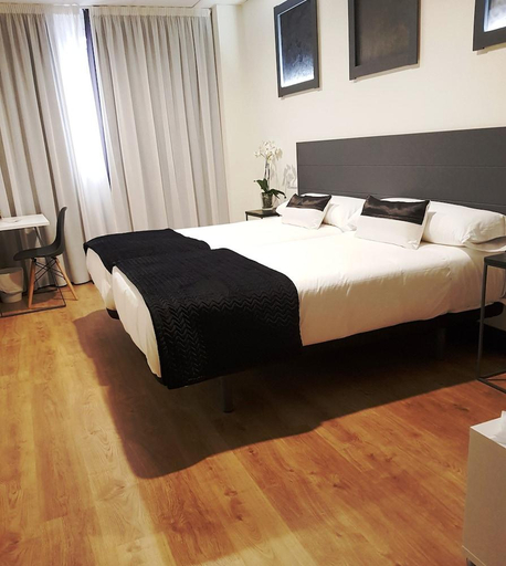Bedroom 3, Hotel Malecon, Ourense