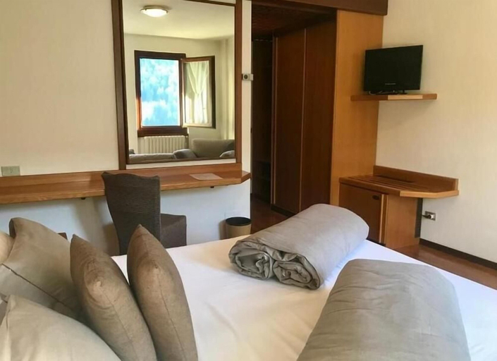 Bedroom 3, Hotel Sorriso, Brescia