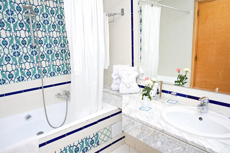 Bathroom 5, Mahdia Palace, Mahdia