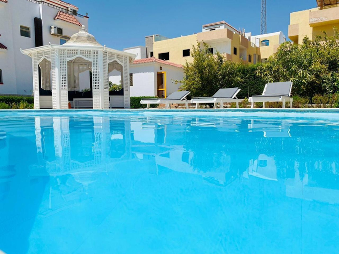 Others 2, One room in a compound with the swimming pool, Al-Ghurdaqah