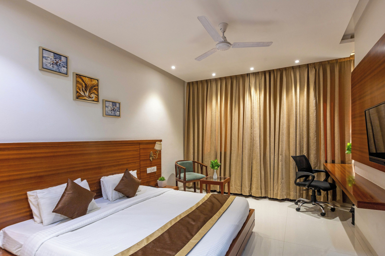 Bedroom 2, THE CHANDRA LEELA, Indore