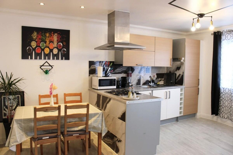 Others 5, Bowery Apartment - 2 bedroom, London