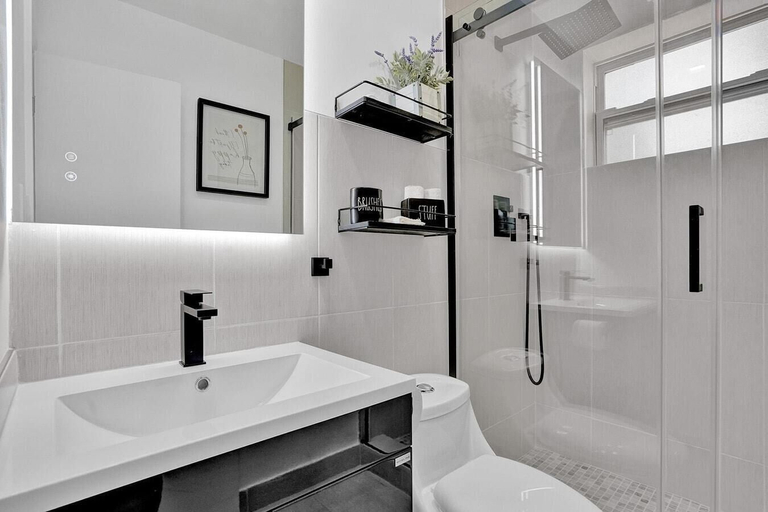 Bathroom, Charming Miami Getaway Near Beaches & Attractions, Broward