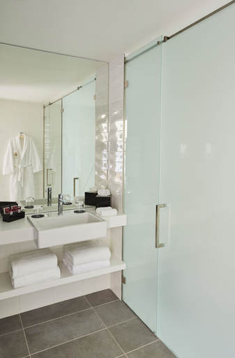 Bathroom 5, Domaine des Vanneaux Golf & Spa MGallery Collection, Val-d'Oise