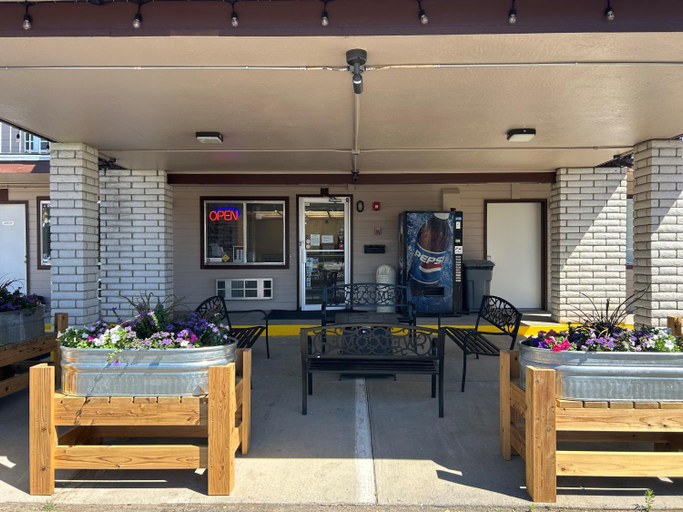 Food & Drinks, HWY 50 Inn, White Pine