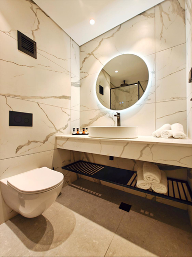 Bathroom 4, Shalom Hotel Jerusalem