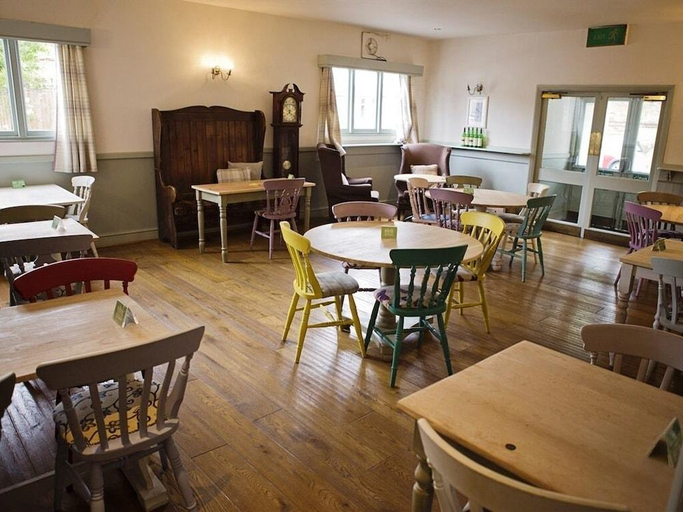 Food & Drinks 4, The Milford Arms, London
