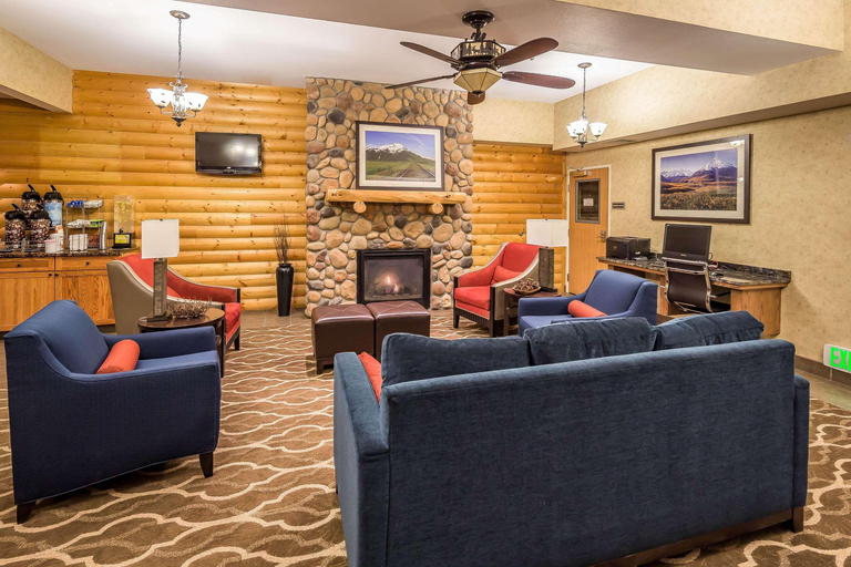 Public Area 2, Comfort Suites Anchorage International Airport, Anchorage