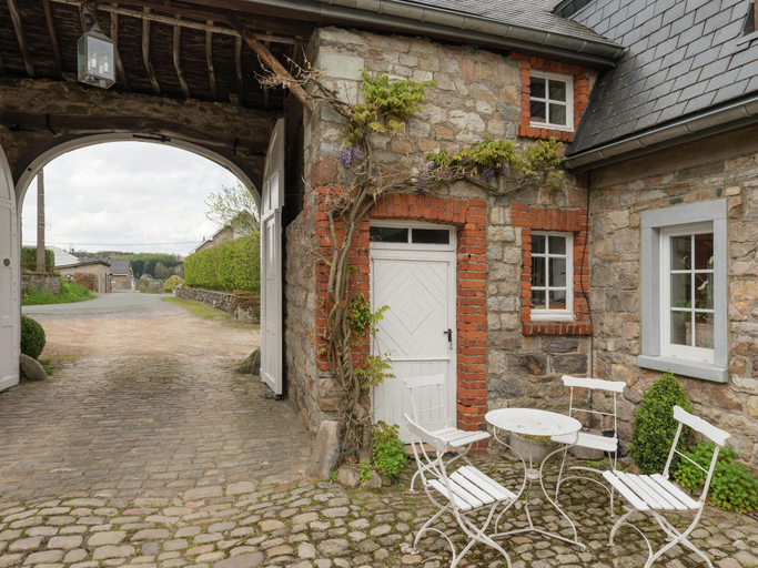 5, Medieval farmhouse with private garden, Liège