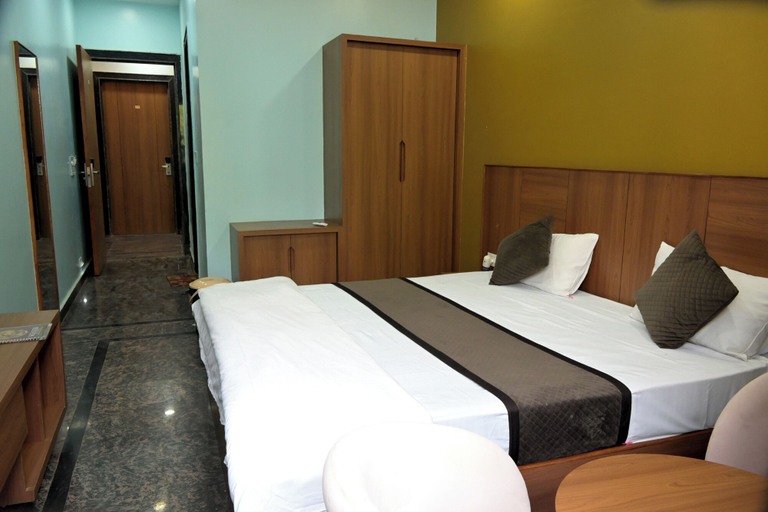 Bedroom, Triveni Gest House, Mathura