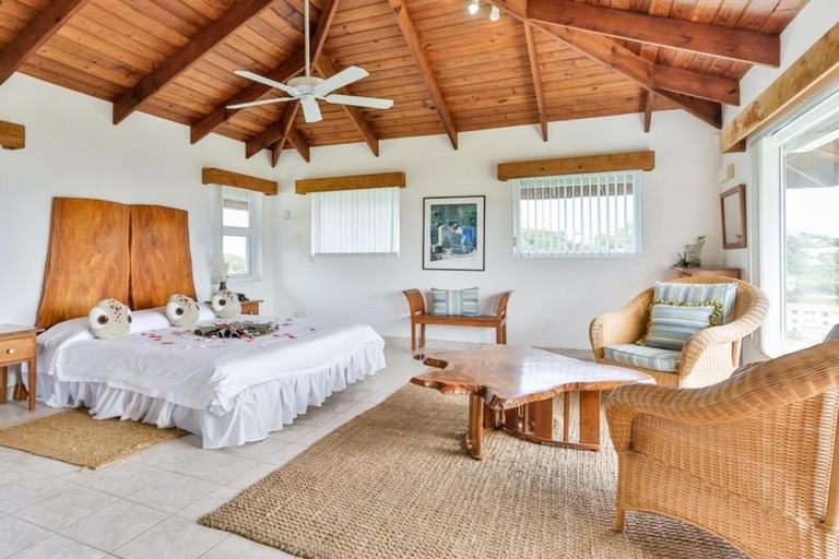 Bedroom, Hilltop Villa with great views out to sea - Villa Cadasse villa