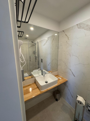 Bathroom 3, Promenaden Hotel, Gera