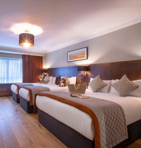 Bedroom 3, Glenroyal Hotel