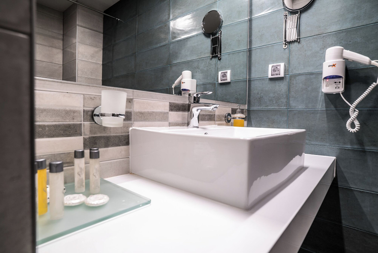 Bathroom 5, Perelik hotel, Smolyan
