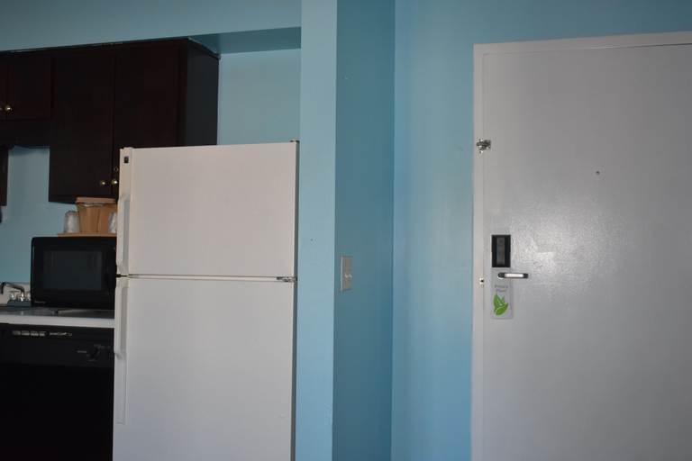 Others 5, GUEST COTTAGES & SUITES, Glynn