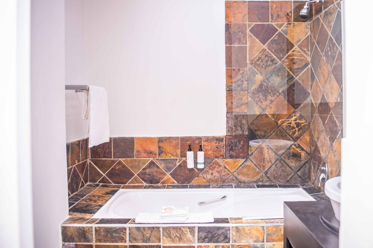 Bathroom 3, Cape Diamond Boutique Hotel, City of Cape Town