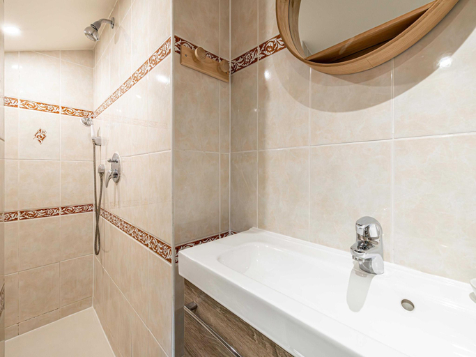 Bathroom, Charming apartment heart of Suquet, Alpes-Maritimes