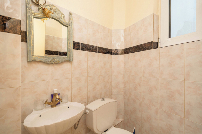 Bathroom 3, Helena's Home, Attica