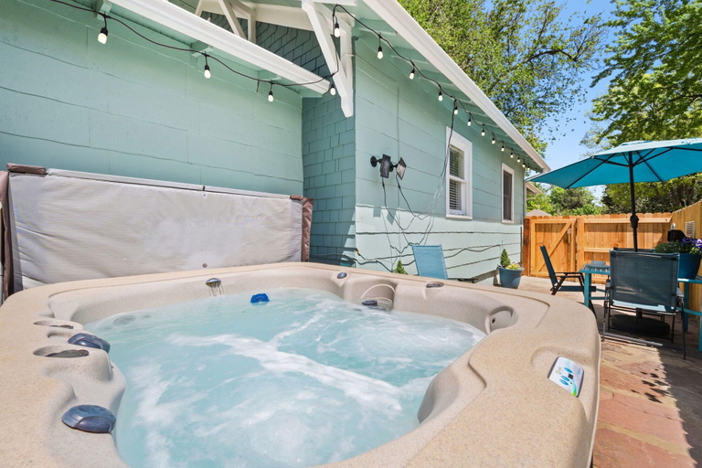 Sport & Beauty, Downtown Abode W/ Hot Tub – Walk to Csu & Old Town, Larimer