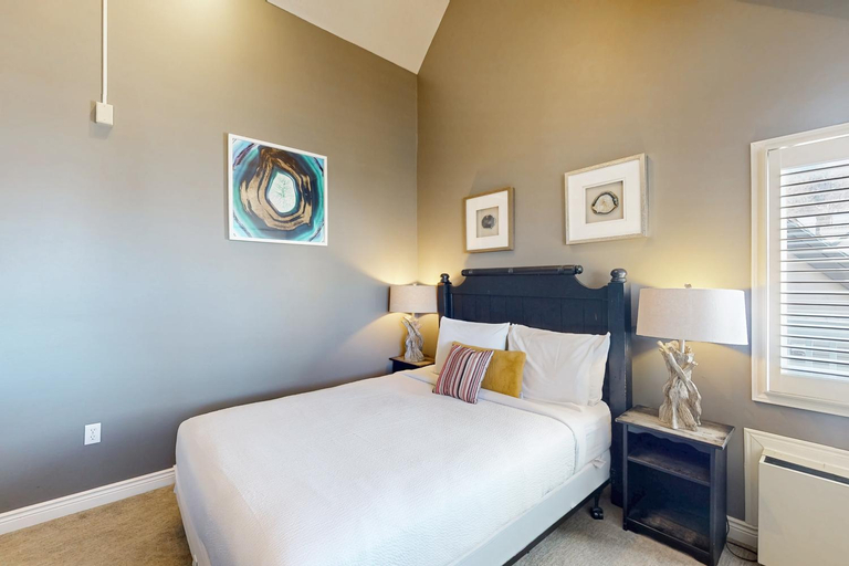 Bedroom 3, Condo 612 at North Creek Resort, Grey