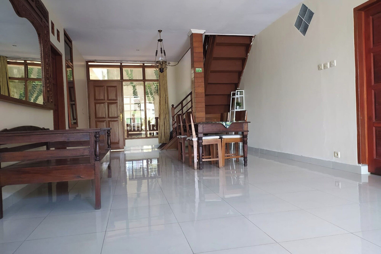 Others 4, Hazel House Bandung, Bandung