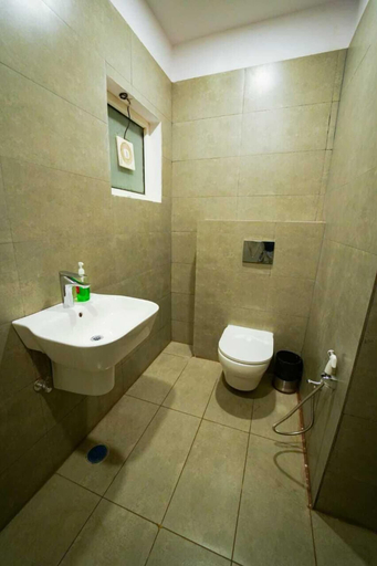 Bathroom 2, Hotel Vivek inn, Kaushambi